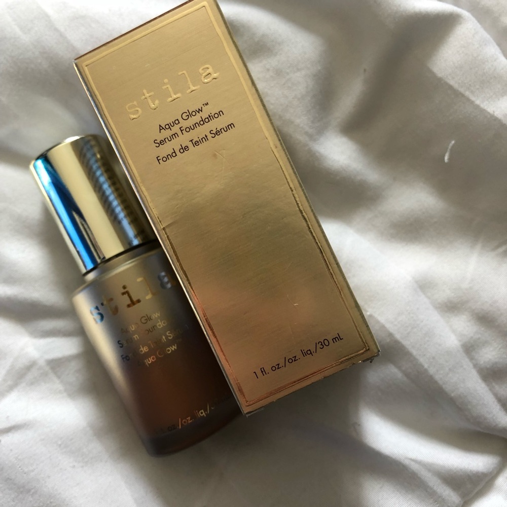 Stila Aqua Glow Foundation in deep tan